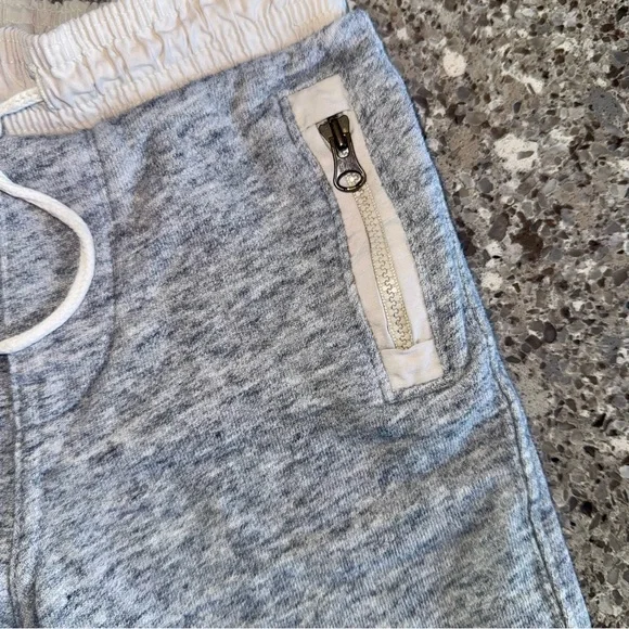Baby GAP l Gray and White Casual Shorts l Boy’s Size 2Y - Picture 5 of 8